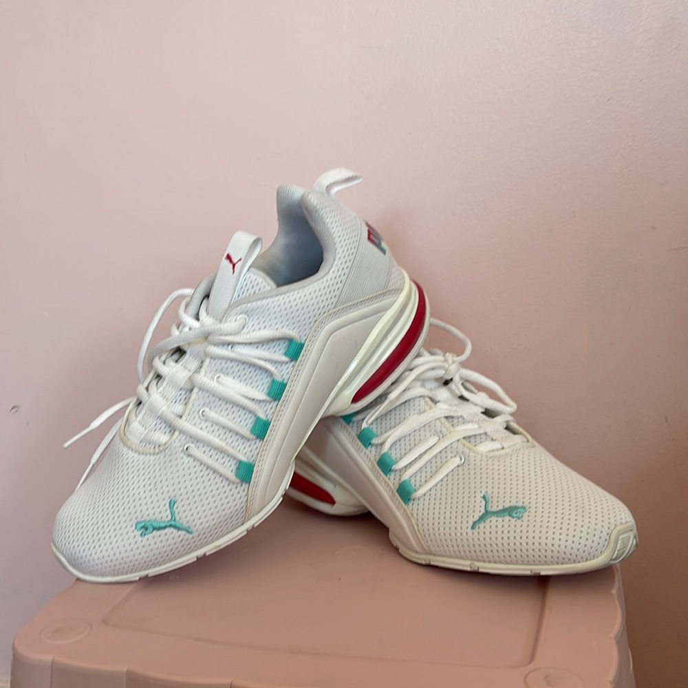 NWOBox - Pumas Size 8